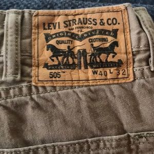 505 Levi Jeans (Tan)